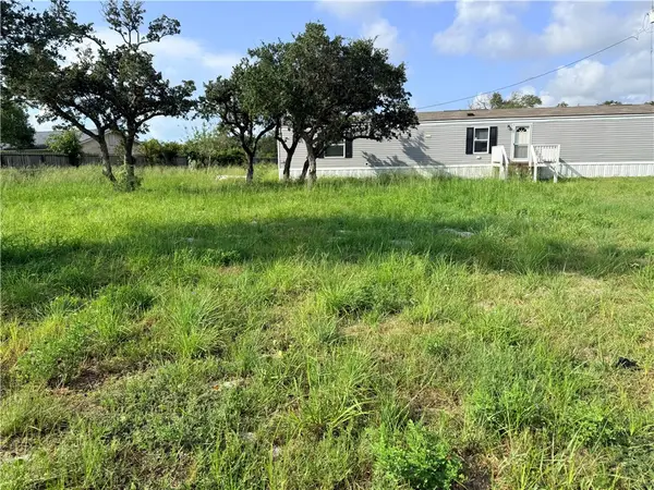 1807 W Gile Avenue, Aransas Pass, TX 78336