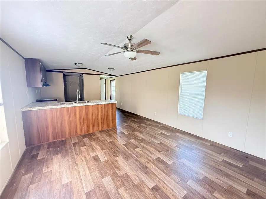 1807 W Gile Avenue, Aransas Pass, TX 78336 - #2