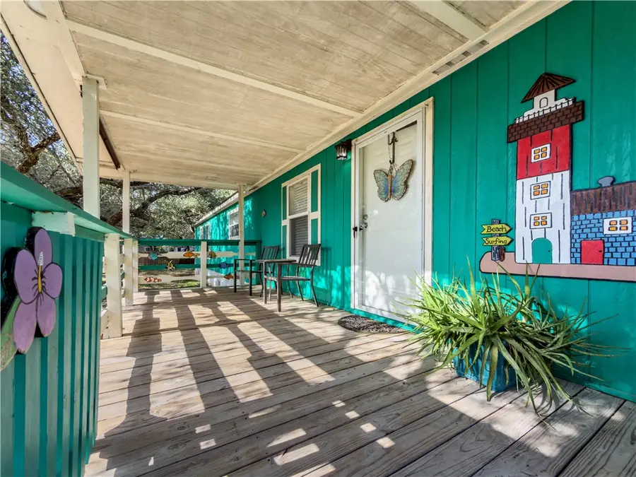 510 Rowe Street, Rockport, TX 78382 - #2