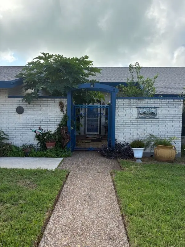 120 Shore Drive, Portland, TX 78374