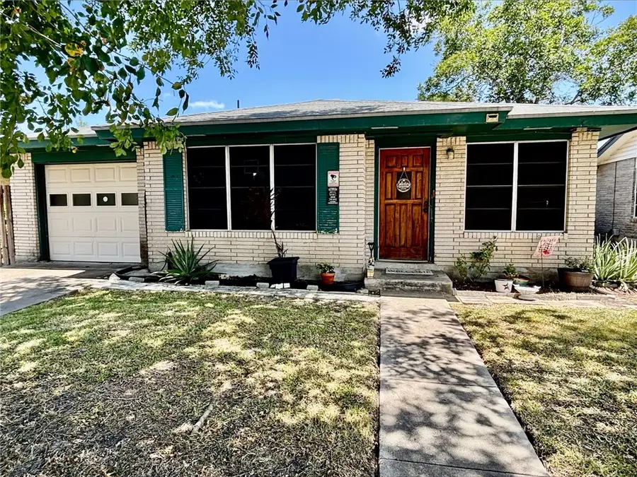 1013 Laredo Street, Sinton, TX 78387 - #3