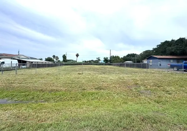 313 & 315 Copano Heights Boulevard, Rockport, TX 78382
