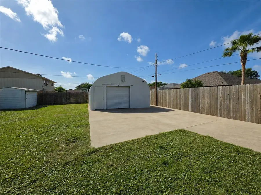 1607 W Palm Drive, Aransas Pass, TX 78336 - #2