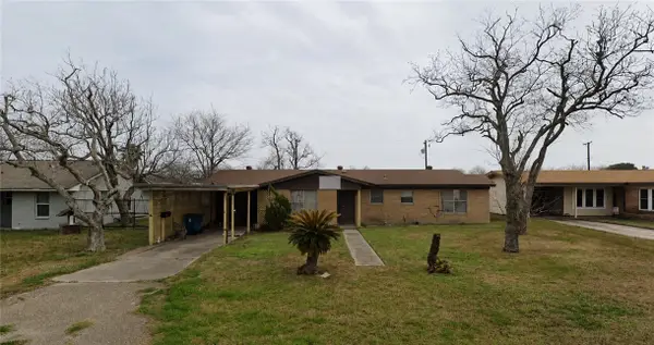 2492 Avenue C, Ingleside, TX 78362