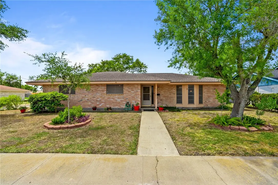 3341 Lynnwood Lane, Corpus Christi, TX 78415 - #1