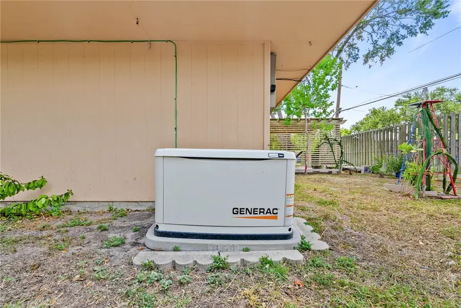 3341 Lynnwood Lane, Corpus Christi, TX 78415 - #2