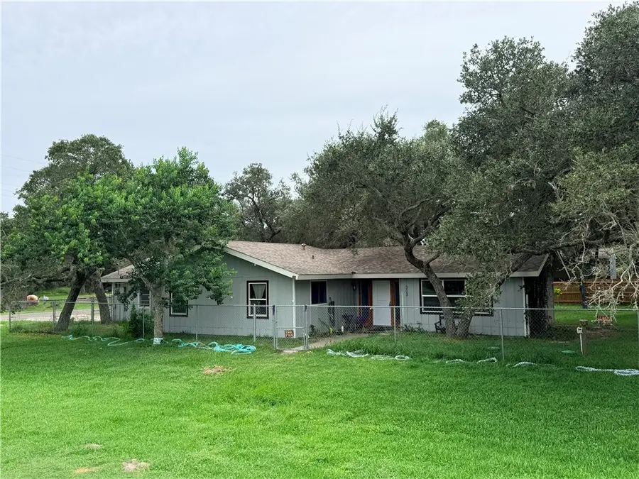 303 W 3rd Street, Rockport, TX 78382 - #2