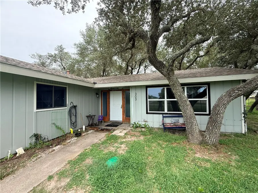 303 W 3rd Street, Rockport, TX 78382 - #3
