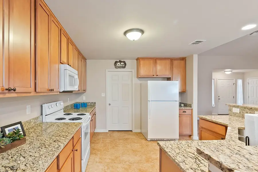 1506 N Live Oak Street, Rockport, TX 78382 - #3