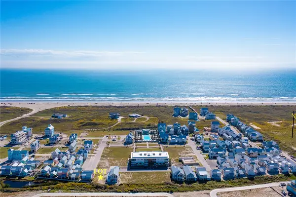 607 Center Square W, Port Aransas, TX 78373