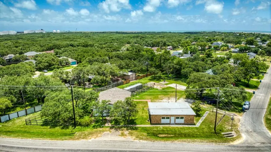 102 Woodhaven Drive, Ingleside On The Bay, TX 78362 - #2