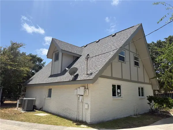 305 Caribbean Drive, Corpus Christi, TX 78418