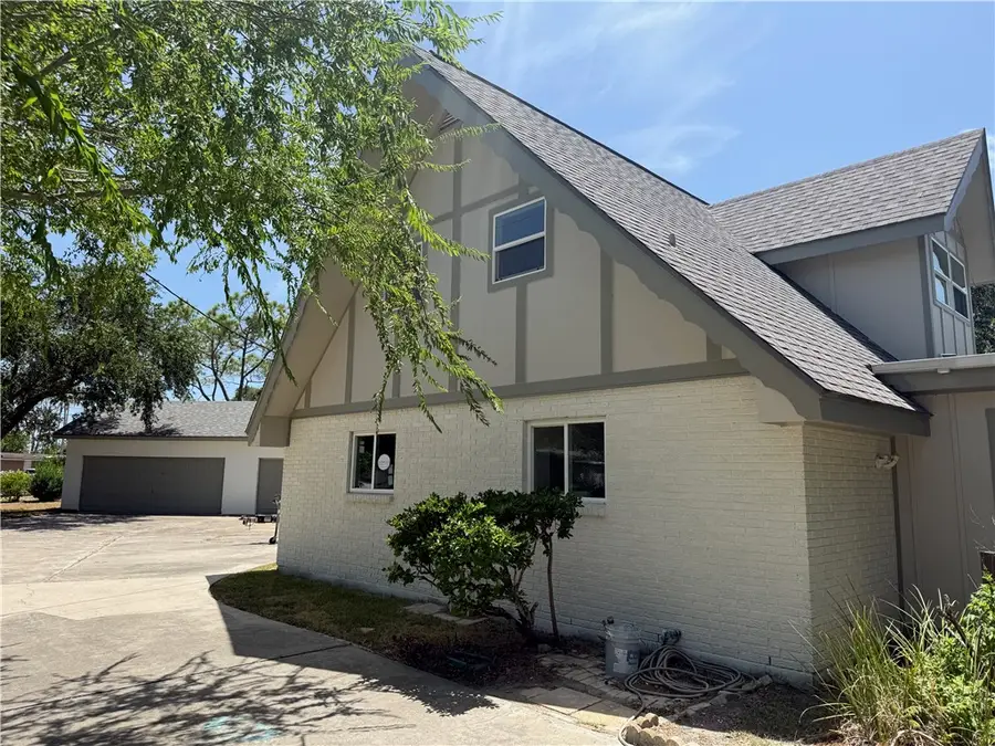 305 Caribbean Drive, Corpus Christi, TX 78418 - #2