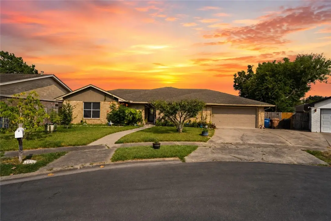 7010 Tree Top Place, Corpus Christi, TX 78413 - #1