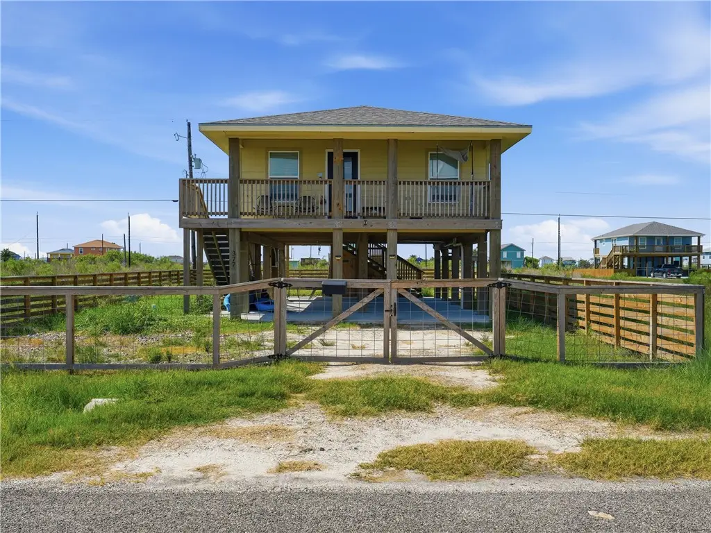 377 W Misty Oak, Rockport, TX 78382 - #1