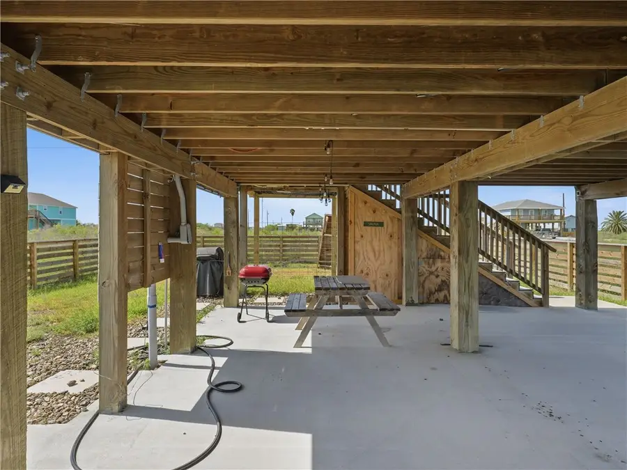 377 W Misty Oak, Rockport, TX 78382 - #3