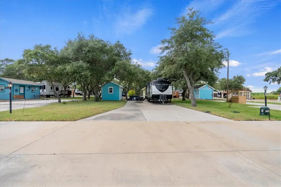 1402 W Corpus Christi Street #33, Rockport, TX 78382 - #2