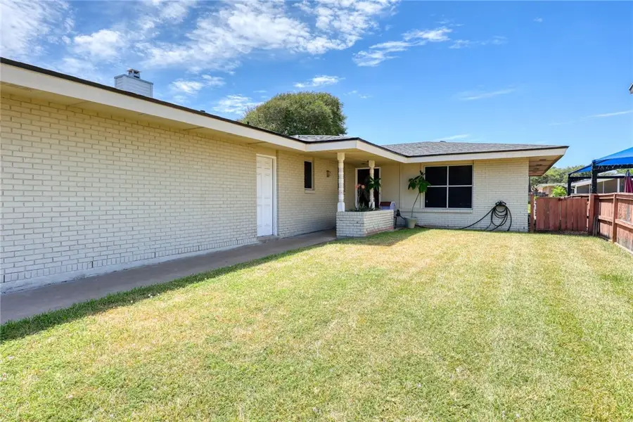 3230 Laguna Shores, Corpus Christi, TX 78418 - #3