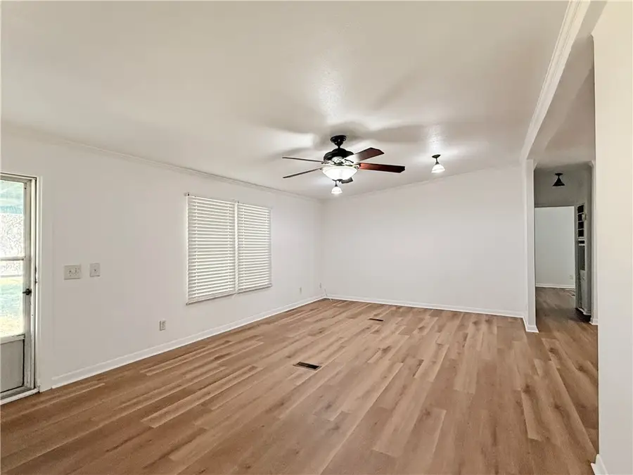 220 W Linden Street, Rockport, TX 78382 - #2