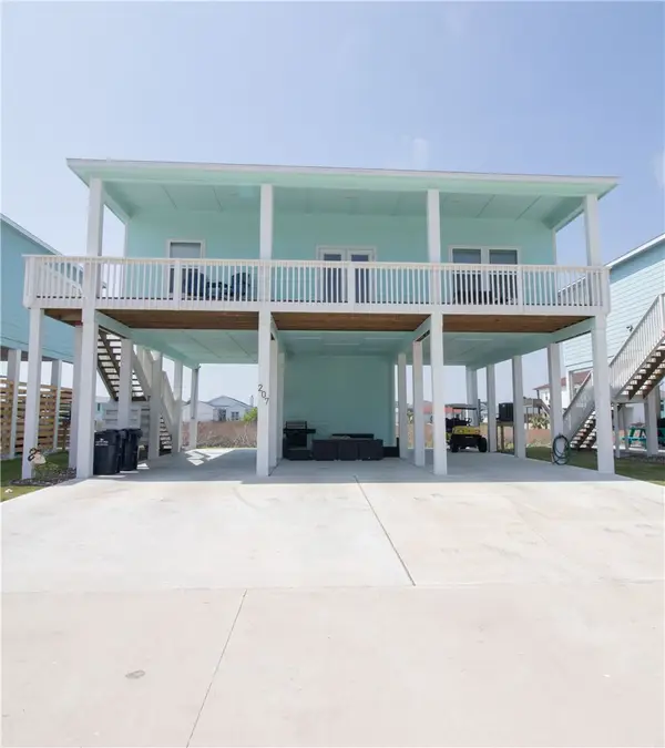 207 Paradise Drive, Rockport, TX 78382