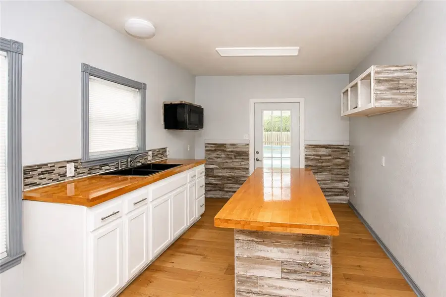 1820 Highway 35 S, Rockport, TX 78382 - #3