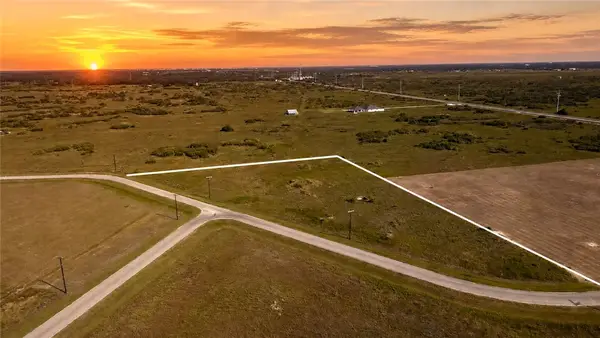 200 Duckhaven Drive, Rockport, TX 78382