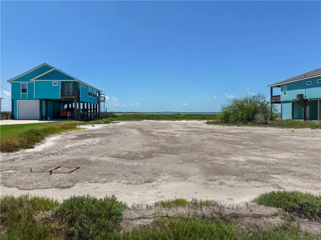 74 Newcomb Bend, Rockport, TX 78382 - #1