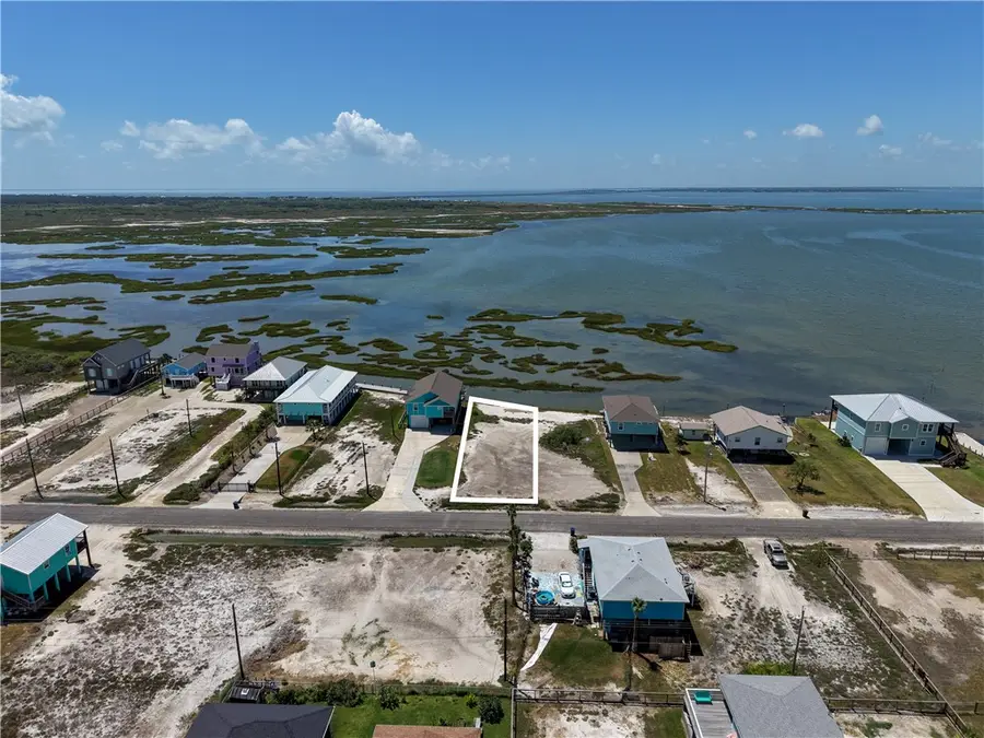 74 Newcomb Bend, Rockport, TX 78382 - #2