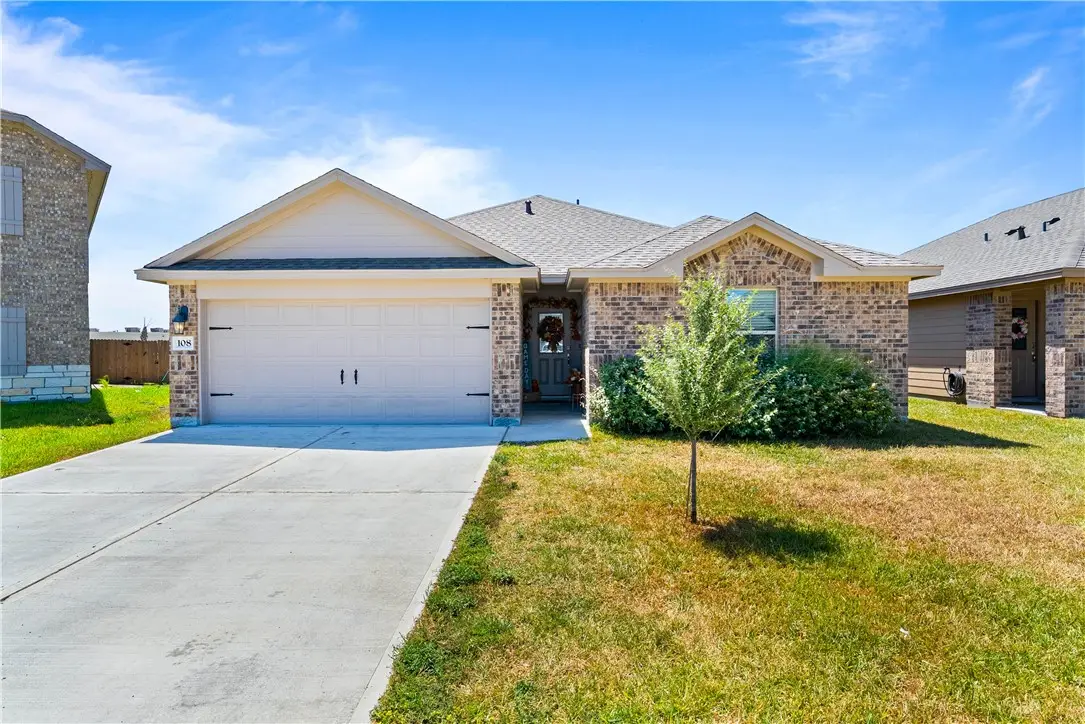 108 Donegal Street, Sinton, TX 78387 - #1