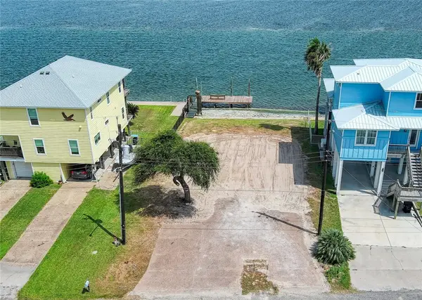 123 Ocean Drive, Rockport, TX 78382