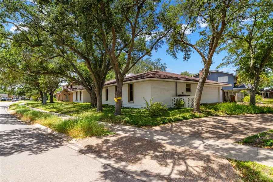 4518 Congressional Drive, Corpus Christi, TX 78413 - #2