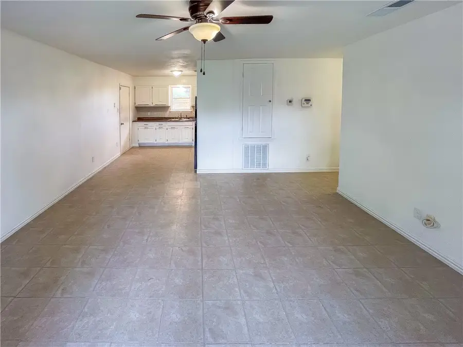 1206 Fairview Drive, Beeville, TX 78102 - #3