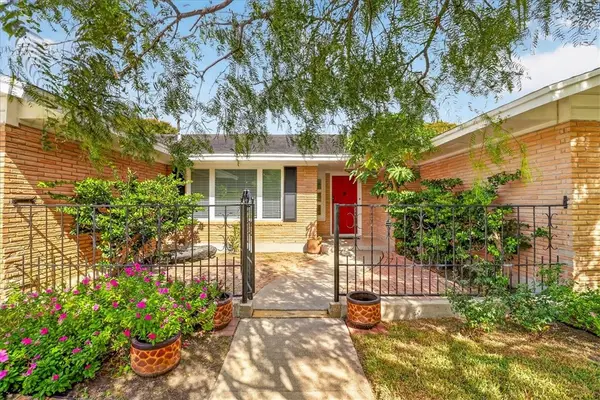 438 Haroldson Drive, Corpus Christi, TX 78412