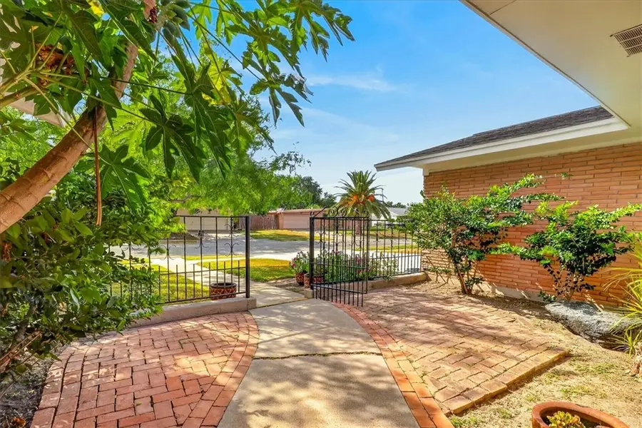 438 Haroldson Drive, Corpus Christi, TX 78412 - #2