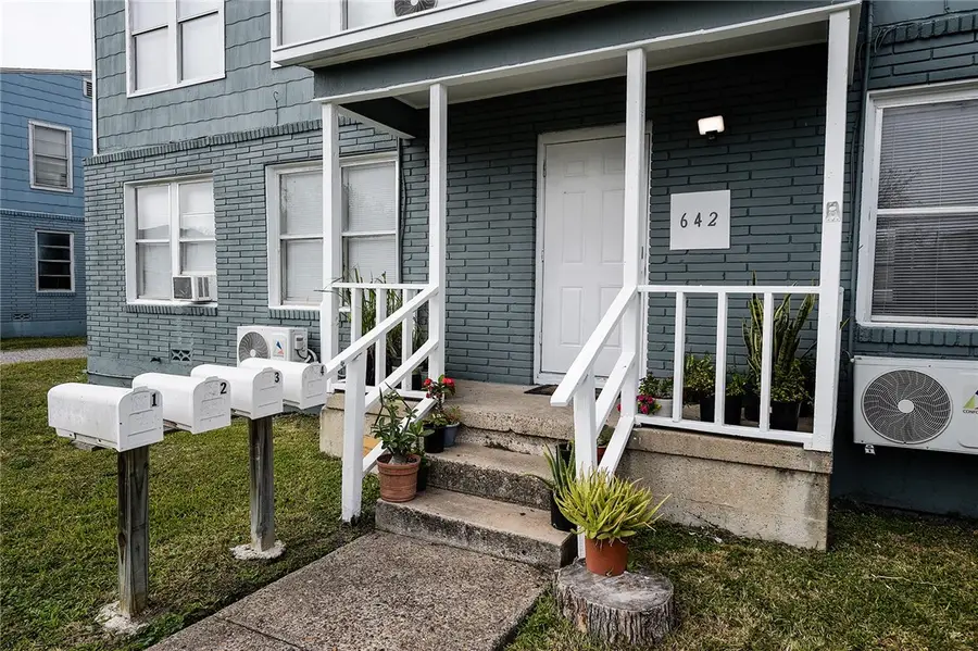 642 Robinson Street, Corpus Christi, TX 78404 - #2