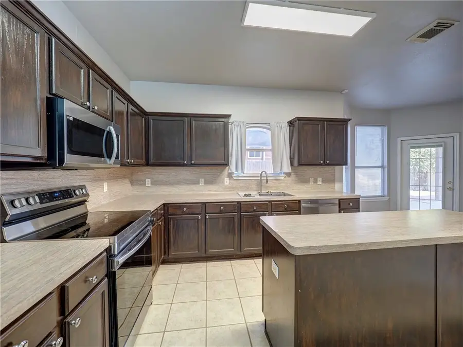7401 Lake Livingston, Corpus Christi, TX 78413 - #2