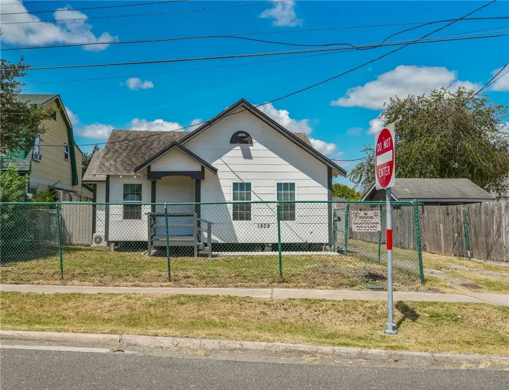 1209 17th Street, Corpus Christi, TX 78405 - #1