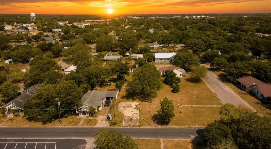 701 N Buchanan Street, Beeville, TX 78102 - #3