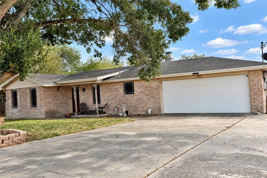 3961 Mollie, Robstown, TX 78380 - #3