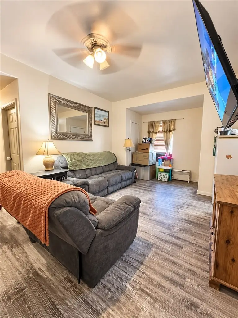1913 Sandy Way, Corpus Christi, TX 78418 - #2
