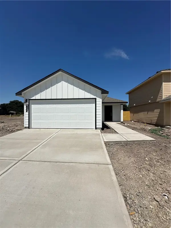 517 Meansville Drive, Odem, TX 78370