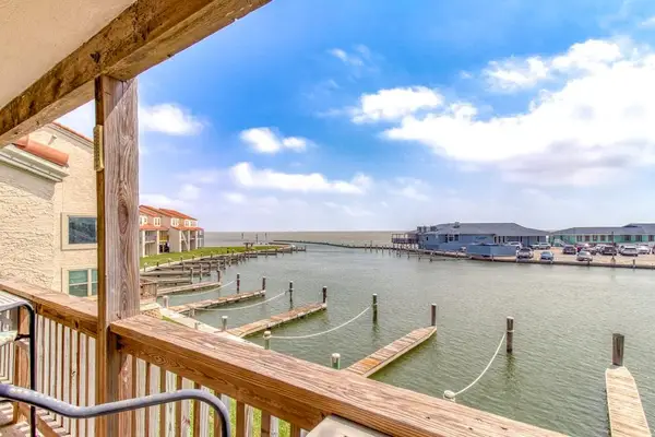 620 S Fulton Beach #109, Rockport, TX 78382