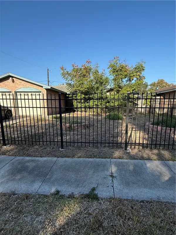 3414 Crest Lake Drive, Corpus Christi, TX 78415