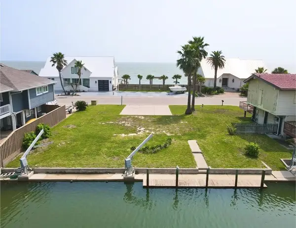 1837 Bay Shore Drive, Rockport, TX 78382
