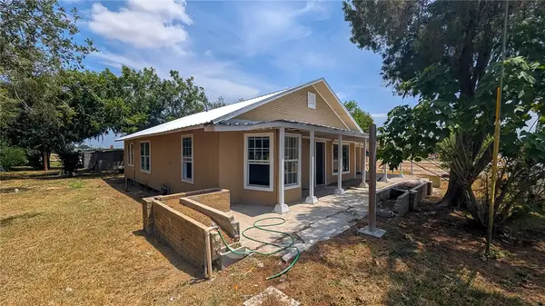 106 W Fulton Street, Mathis, TX 78368