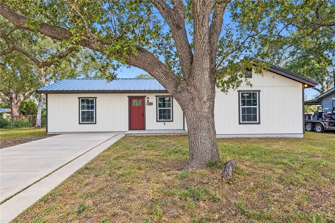 1120 Oakland, Alice, TX 78332 - #1