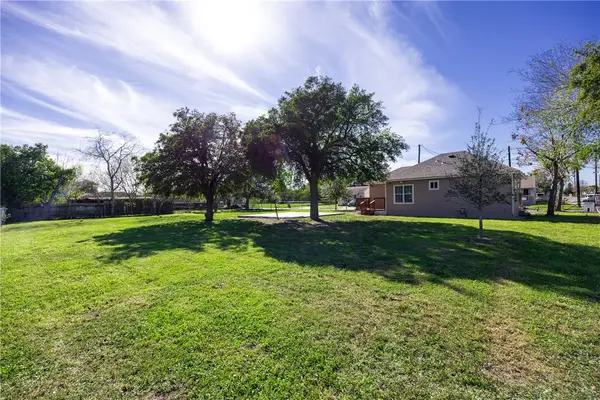 2401 Mary Street, Corpus Christi, TX 78405