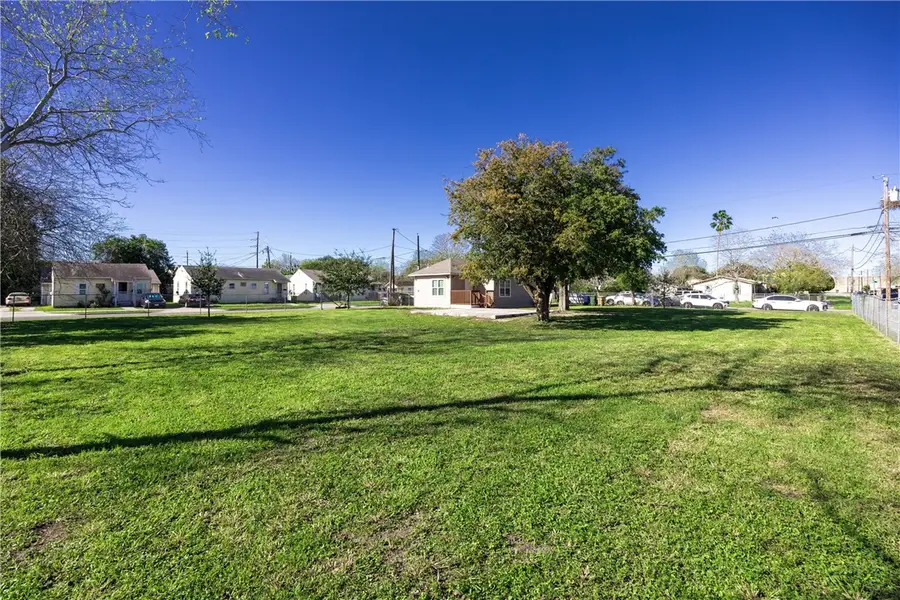 609 21st Street, Corpus Christi, TX 78405 - #3