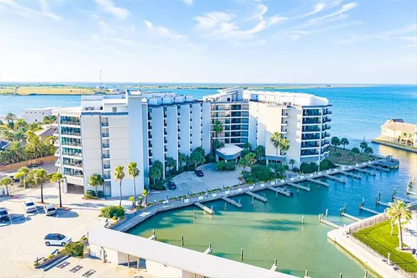 1000 N Station Street #114, Port Aransas, TX 78373