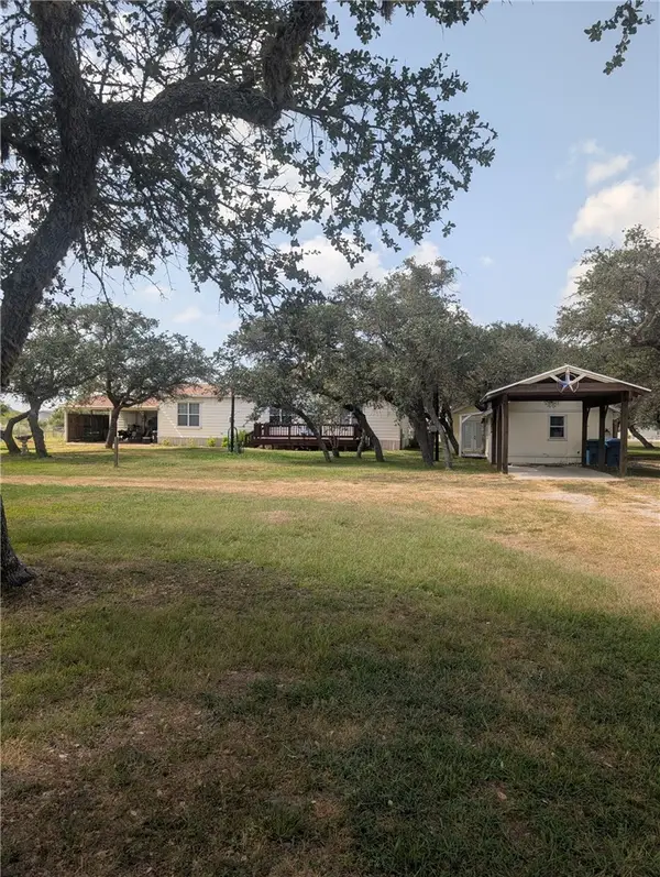 112 Cielo Vista Drive, Rockport, TX 78382